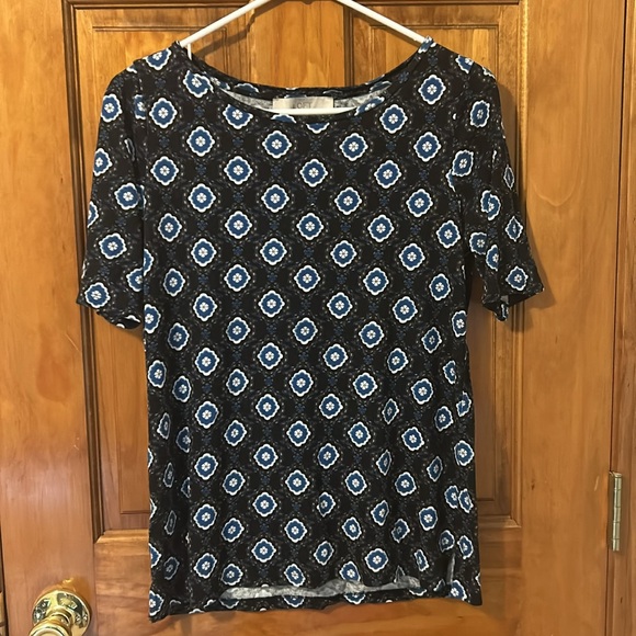 LOFT Medallion Ballet Neck Half Sleeve Tee - Picture 2 of 6